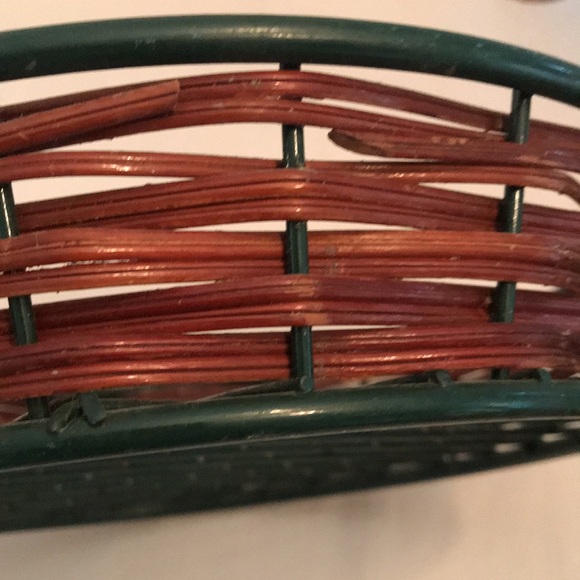 Metal & Wicker Pie Holder 10” - Picture 5 of 6